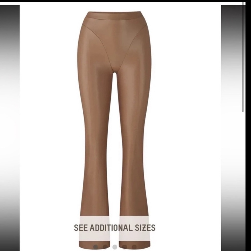 Skims faux leather boot cut legging - M (nude)